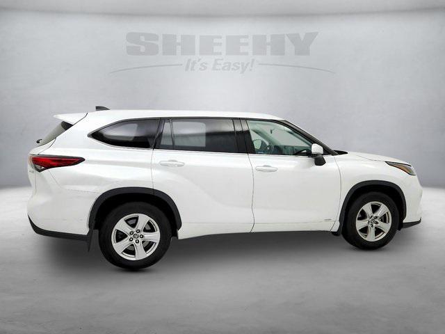 used 2022 Toyota Highlander Hybrid car, priced at $31,591