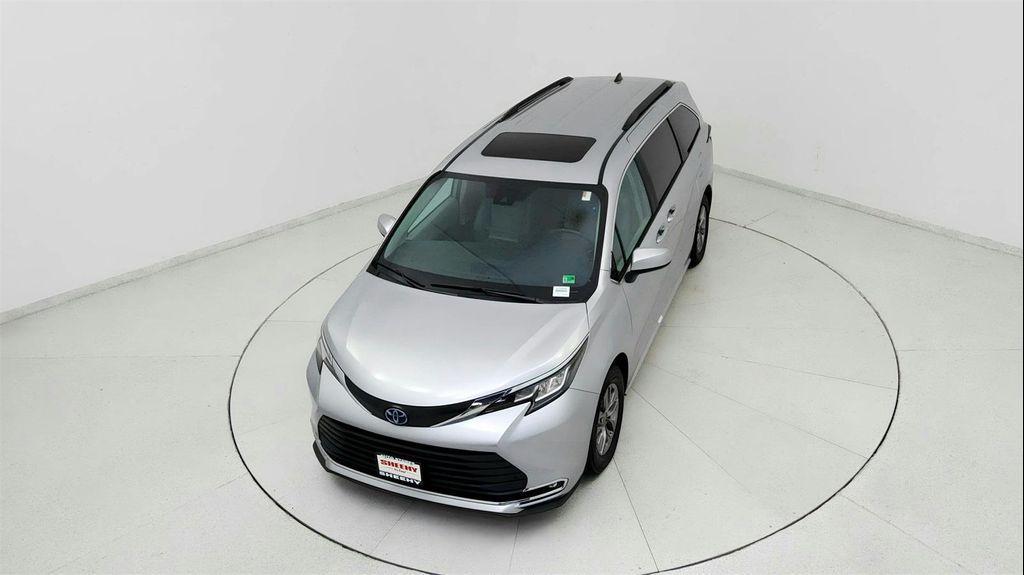 used 2023 Toyota Sienna car, priced at $38,191