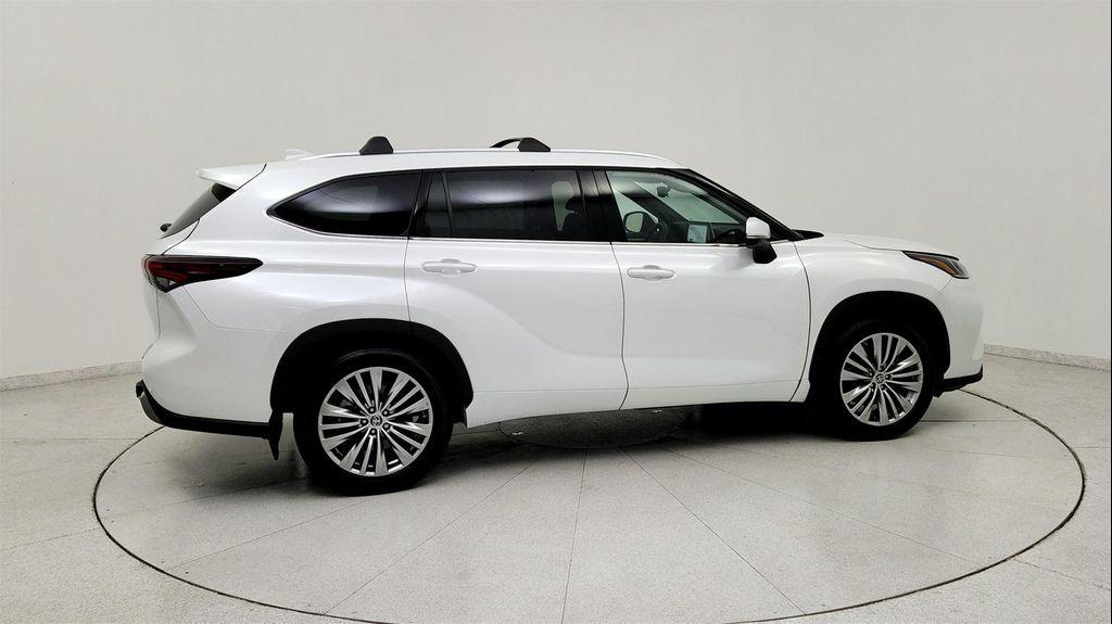 used 2024 Toyota Highlander car, priced at $47,991