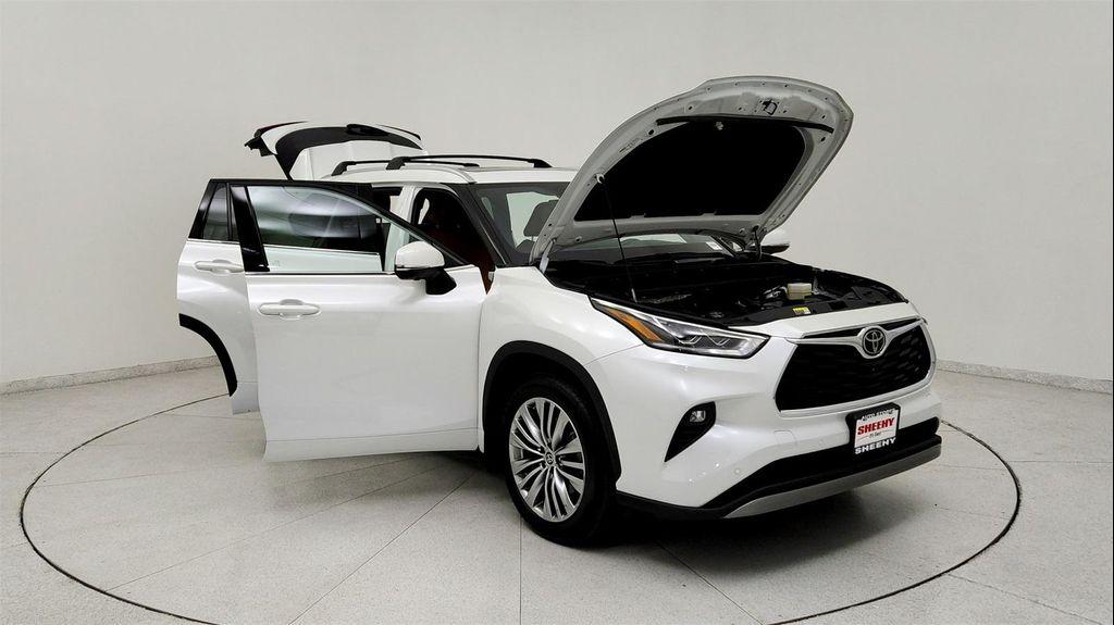 used 2024 Toyota Highlander car, priced at $47,991