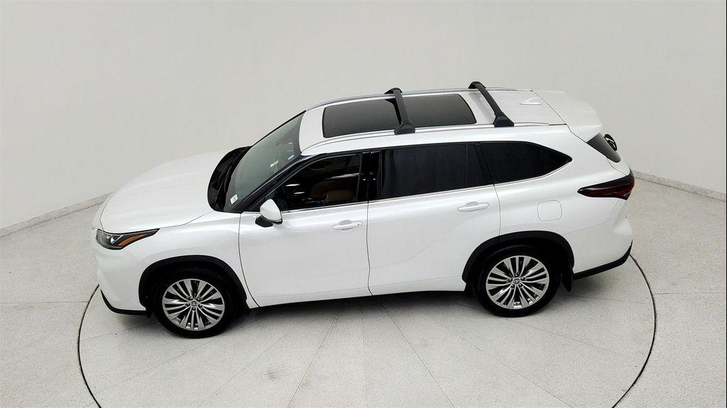 used 2024 Toyota Highlander car, priced at $47,991