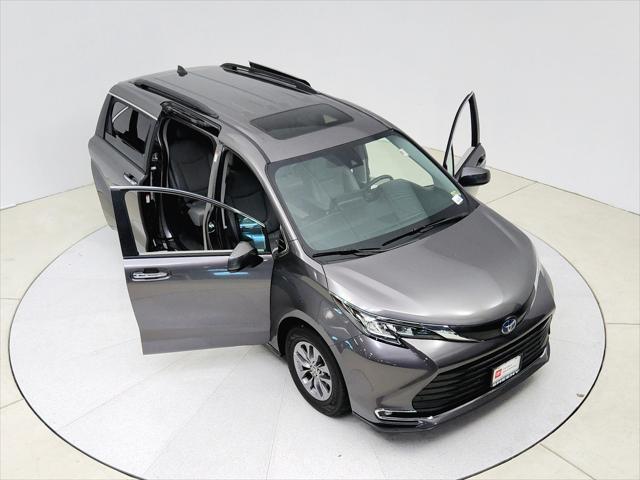 used 2023 Toyota Sienna car, priced at $38,991