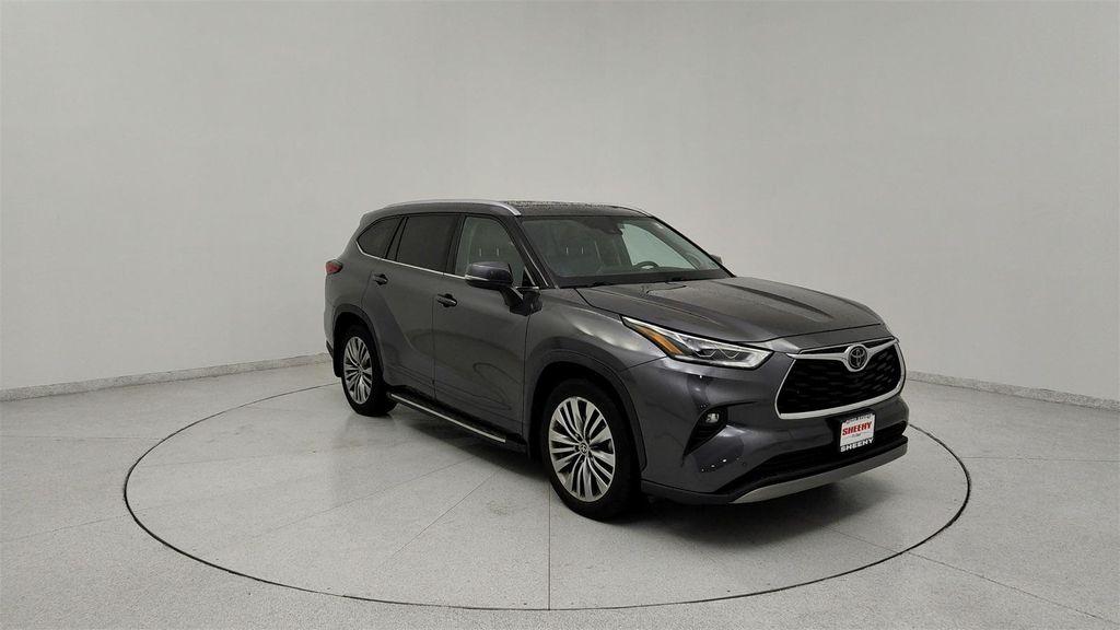used 2022 Toyota Highlander car, priced at $36,591