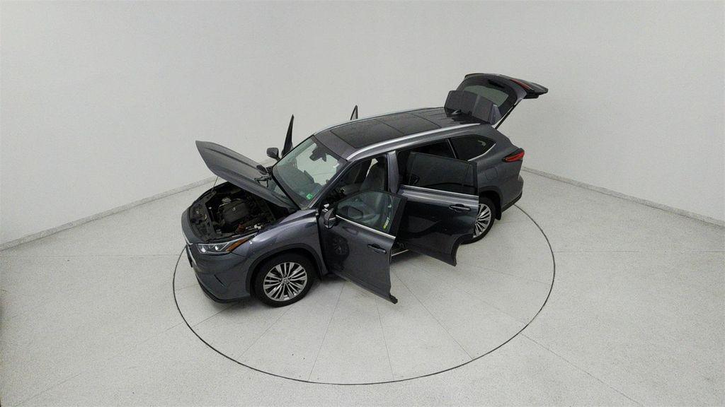 used 2022 Toyota Highlander car, priced at $36,591