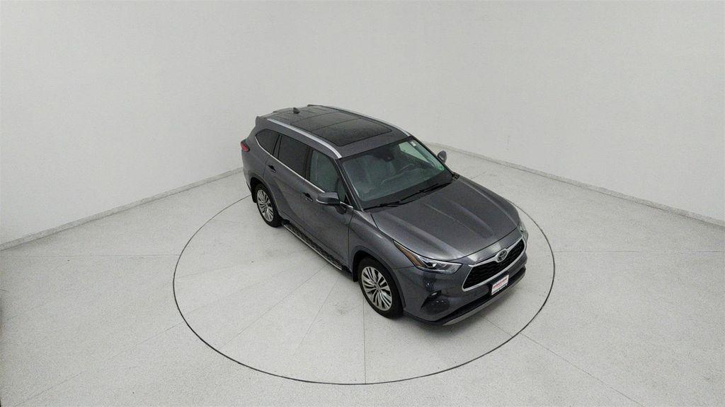 used 2022 Toyota Highlander car, priced at $36,591