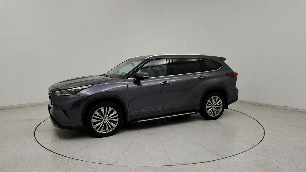used 2022 Toyota Highlander car, priced at $36,591