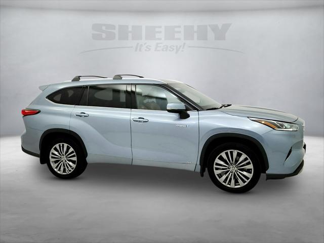 used 2020 Toyota Highlander Hybrid car, priced at $35,191