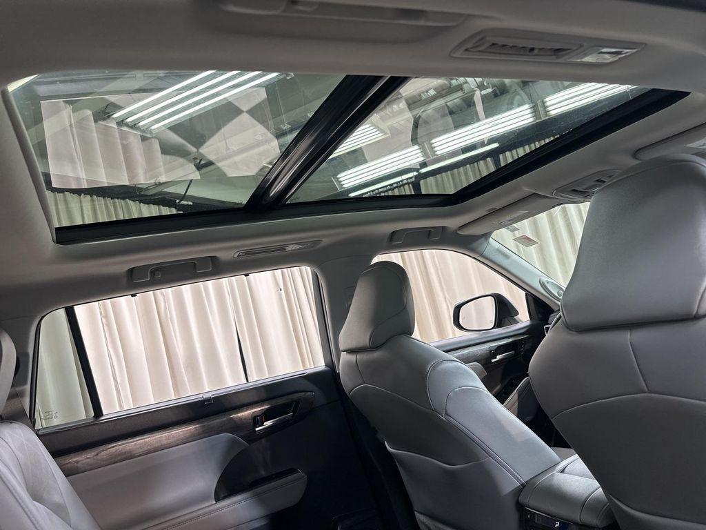 used 2021 Toyota Highlander car, priced at $33,891