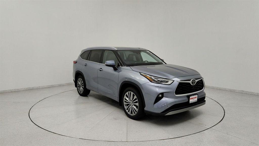 used 2021 Toyota Highlander car, priced at $33,891