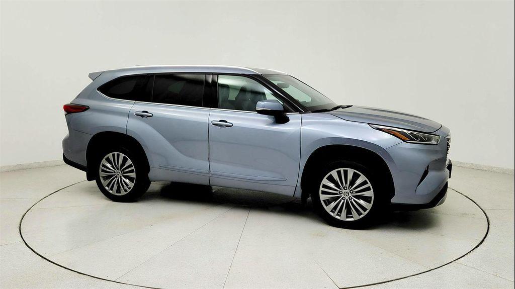 used 2021 Toyota Highlander car, priced at $32,491