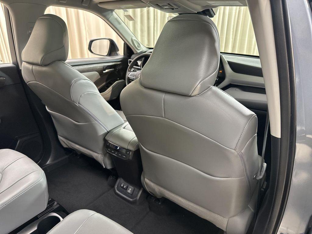 used 2021 Toyota Highlander car, priced at $33,891
