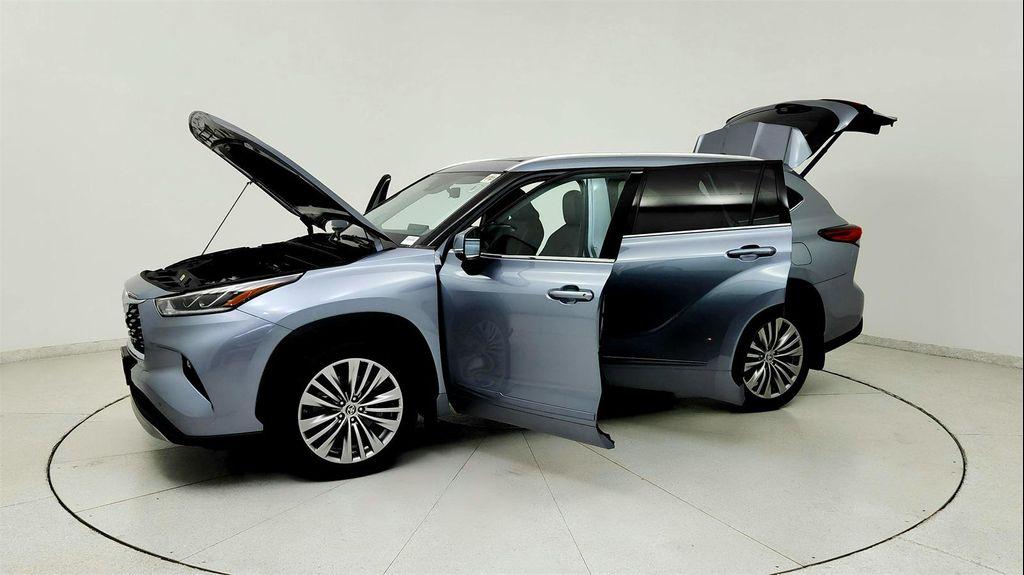 used 2021 Toyota Highlander car, priced at $32,491