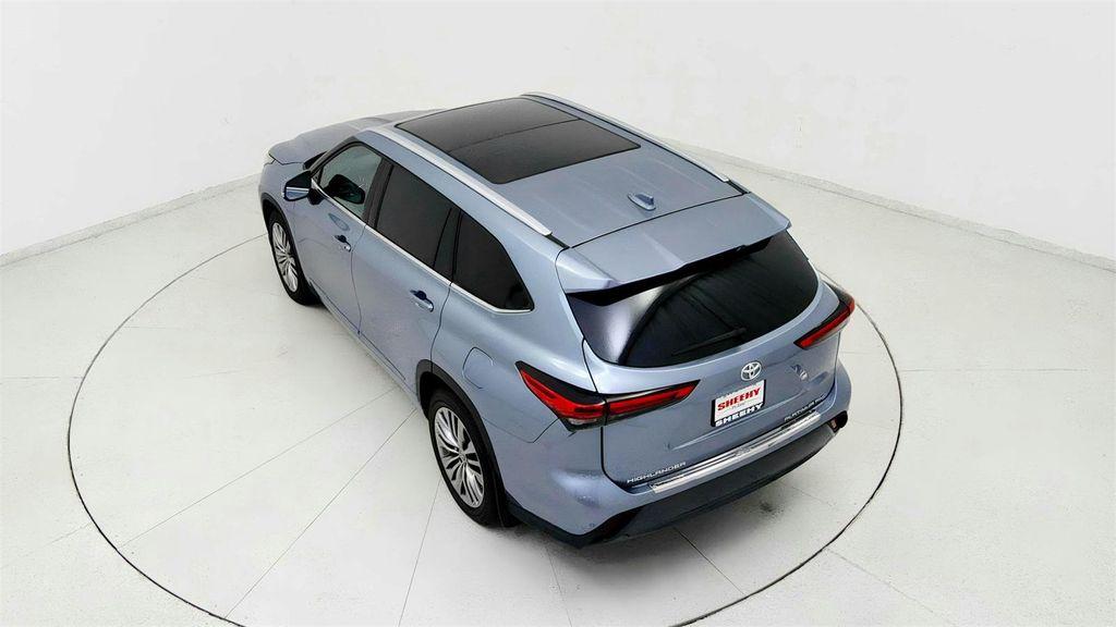 used 2021 Toyota Highlander car, priced at $32,491