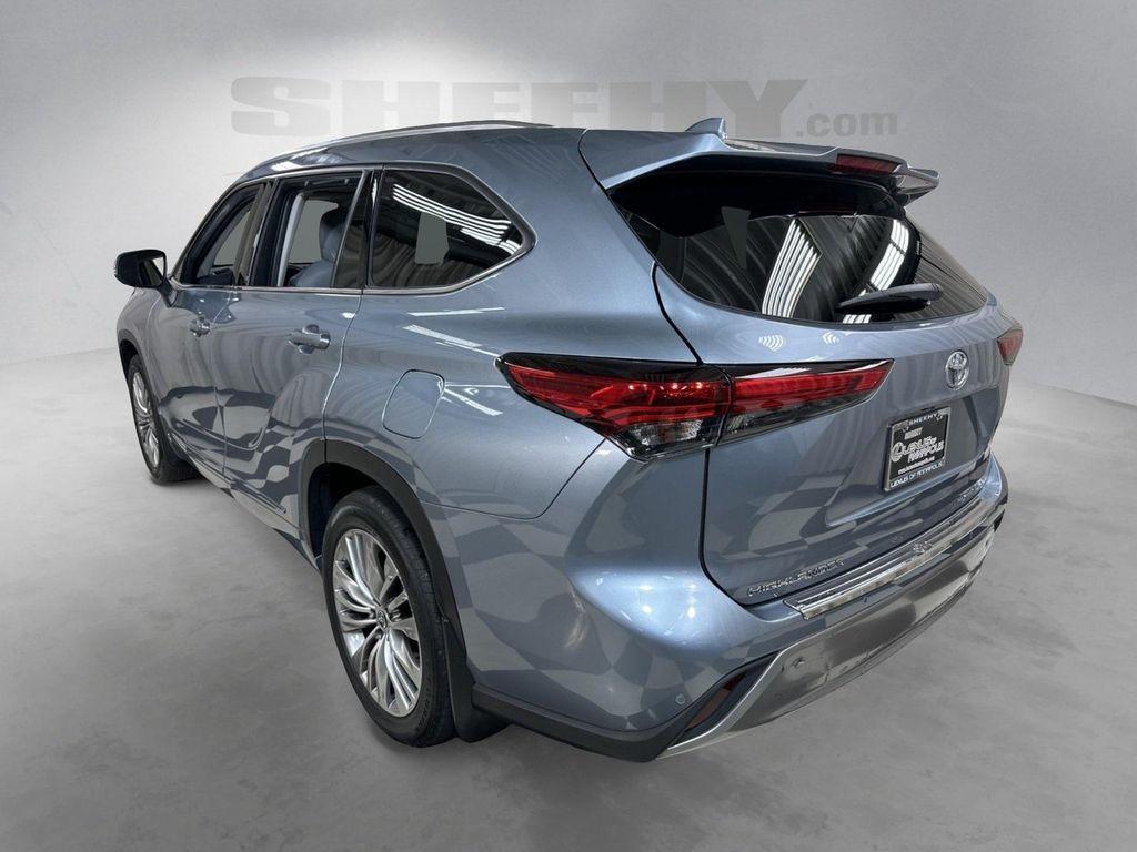 used 2021 Toyota Highlander car, priced at $33,891