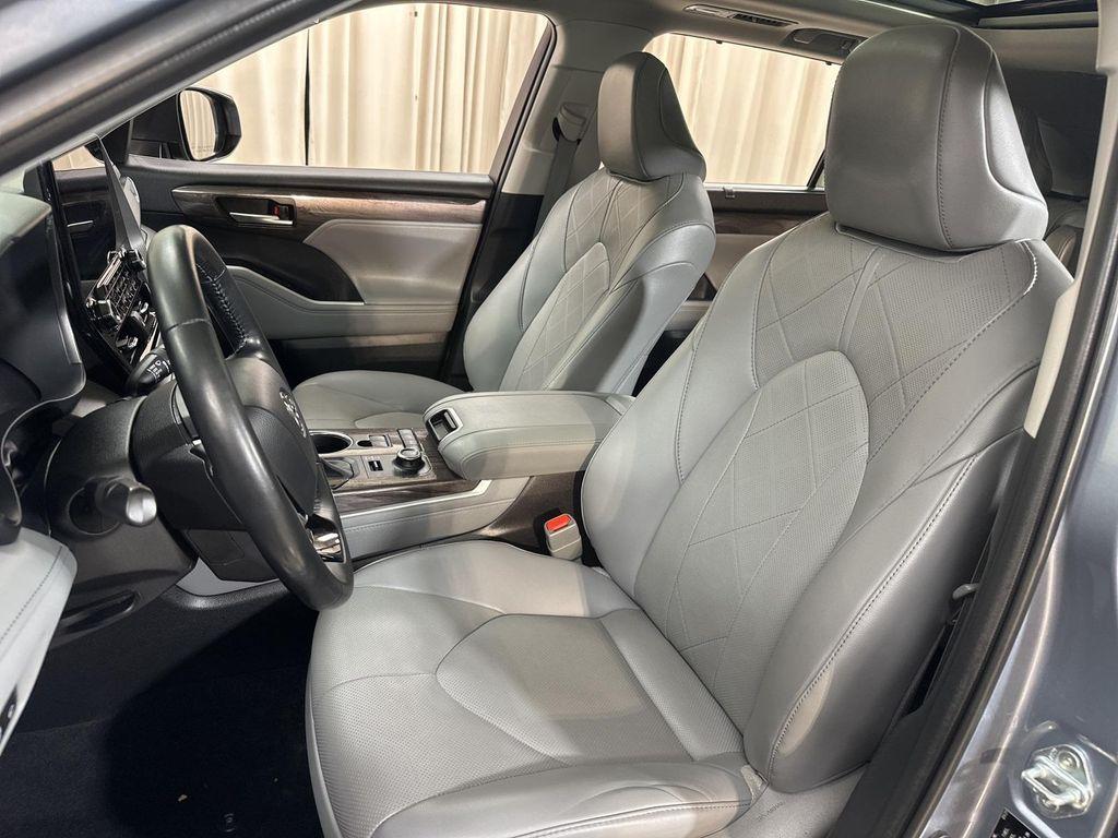 used 2021 Toyota Highlander car, priced at $33,891