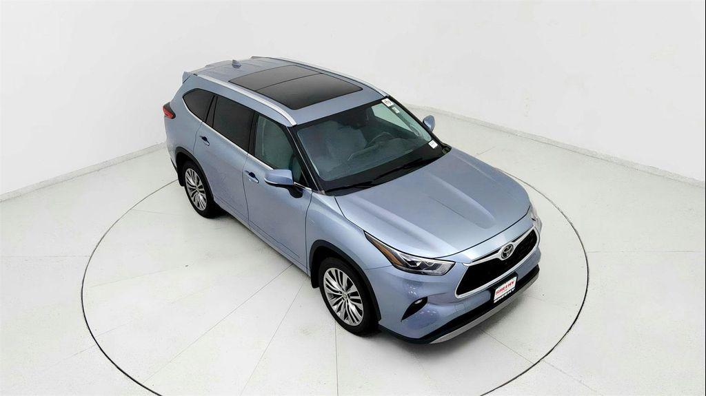 used 2021 Toyota Highlander car, priced at $32,491