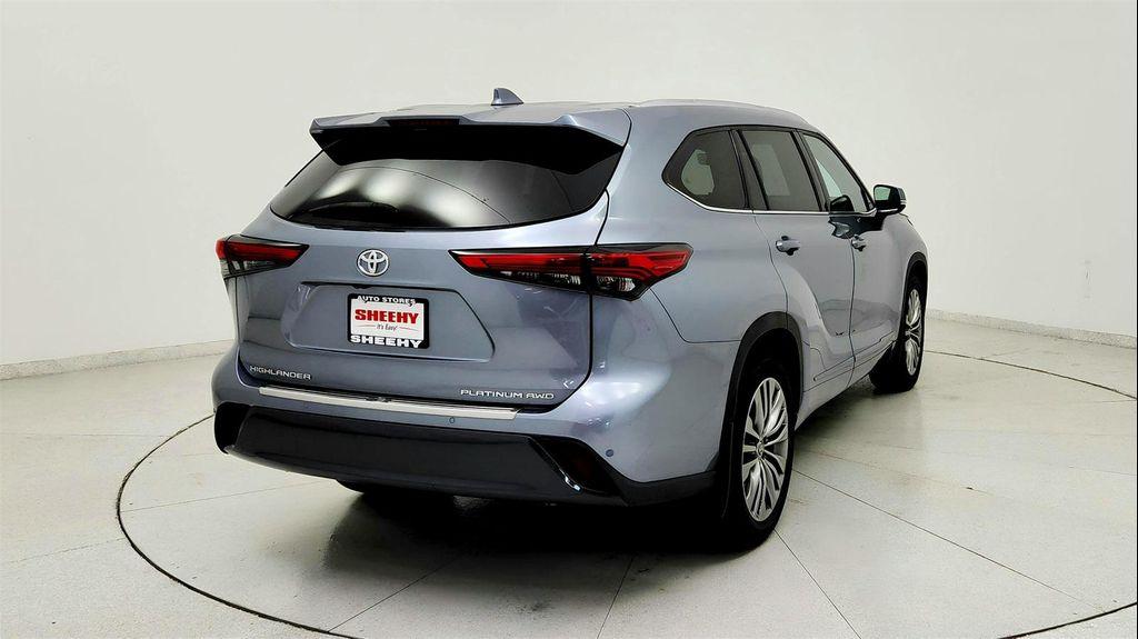 used 2021 Toyota Highlander car, priced at $32,491