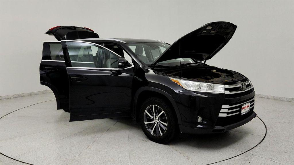used 2017 Toyota Highlander car, priced at $19,391
