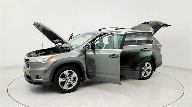 used 2016 Toyota Highlander car, priced at $18,991