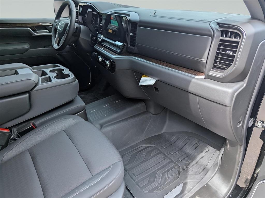 new 2025 GMC Sierra 1500 car, priced at $43,815