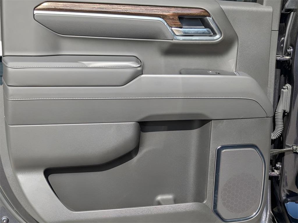 new 2025 GMC Sierra 1500 car, priced at $42,315