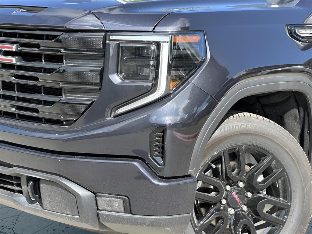 new 2025 GMC Sierra 1500 car, priced at $41,990