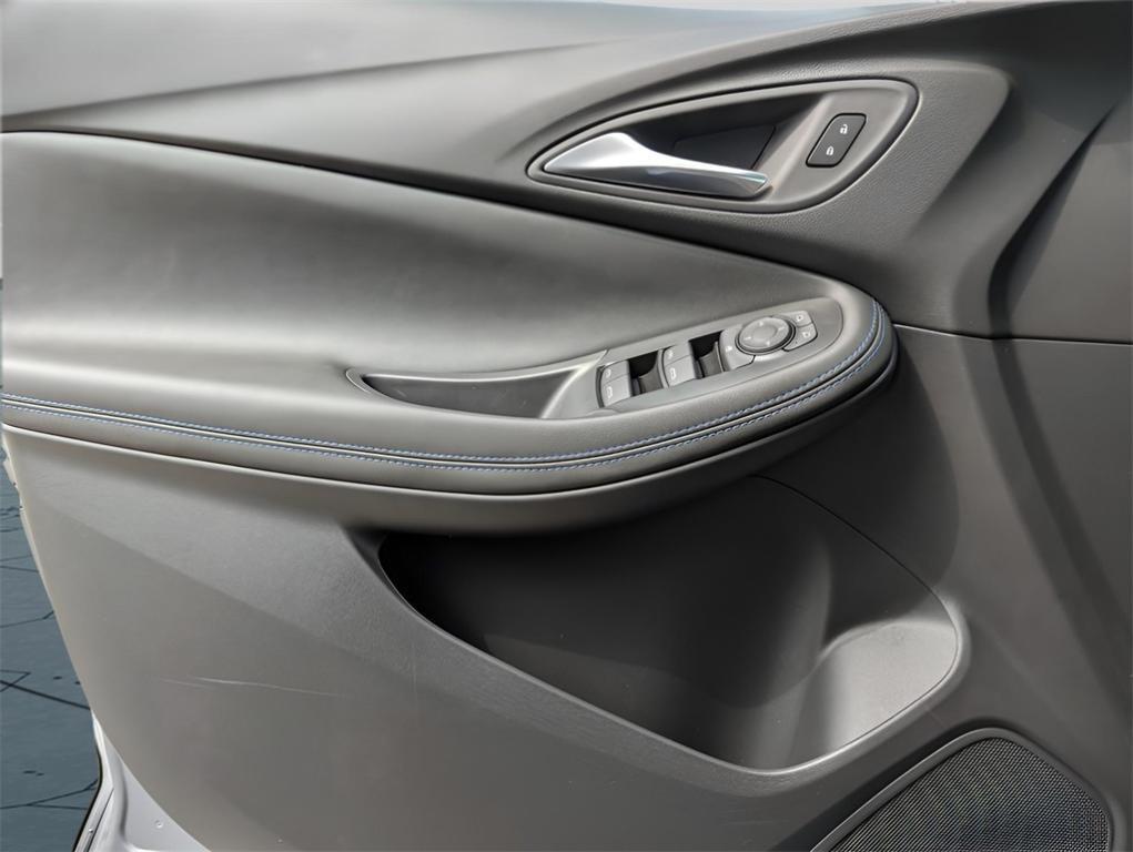 new 2025 Buick Encore GX car, priced at $24,320