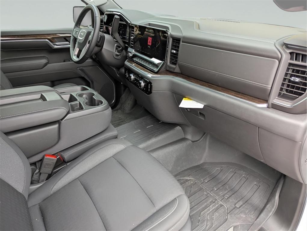 new 2024 GMC Sierra 1500 car, priced at $42,275