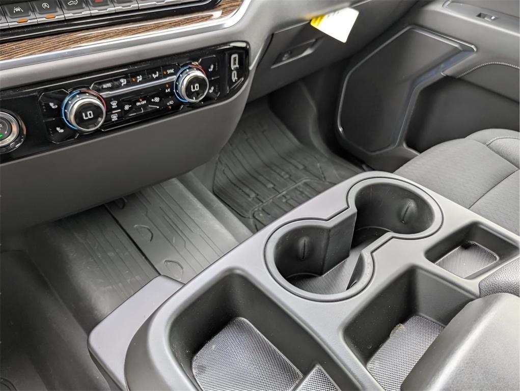 new 2024 GMC Sierra 1500 car, priced at $42,275