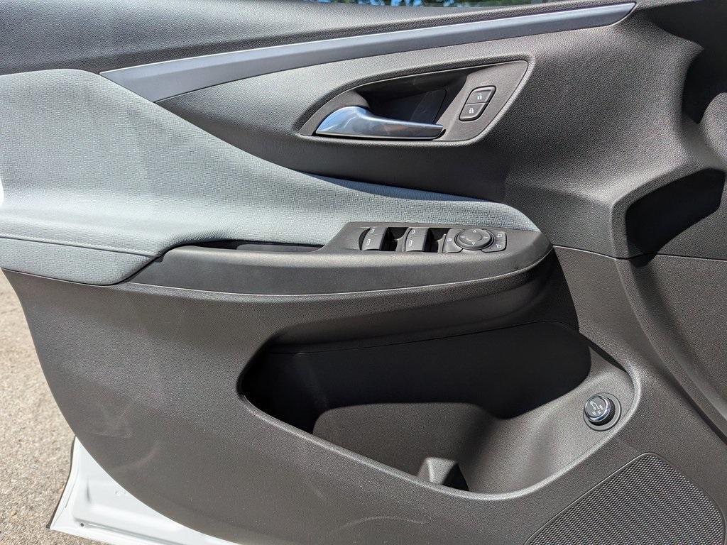 new 2025 Buick Envista car, priced at $26,180