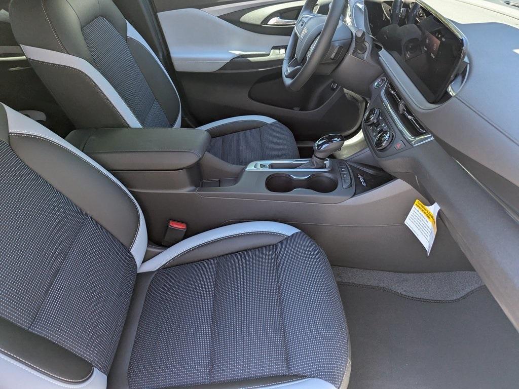 new 2025 Buick Envista car, priced at $26,180