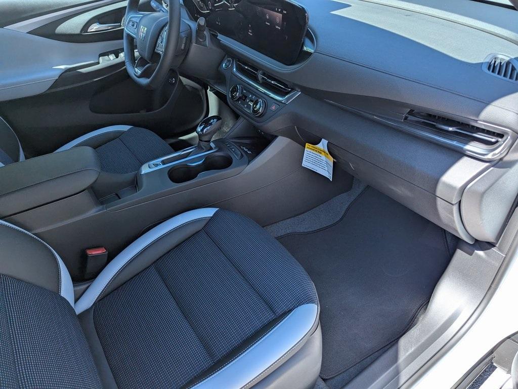new 2025 Buick Envista car, priced at $26,180