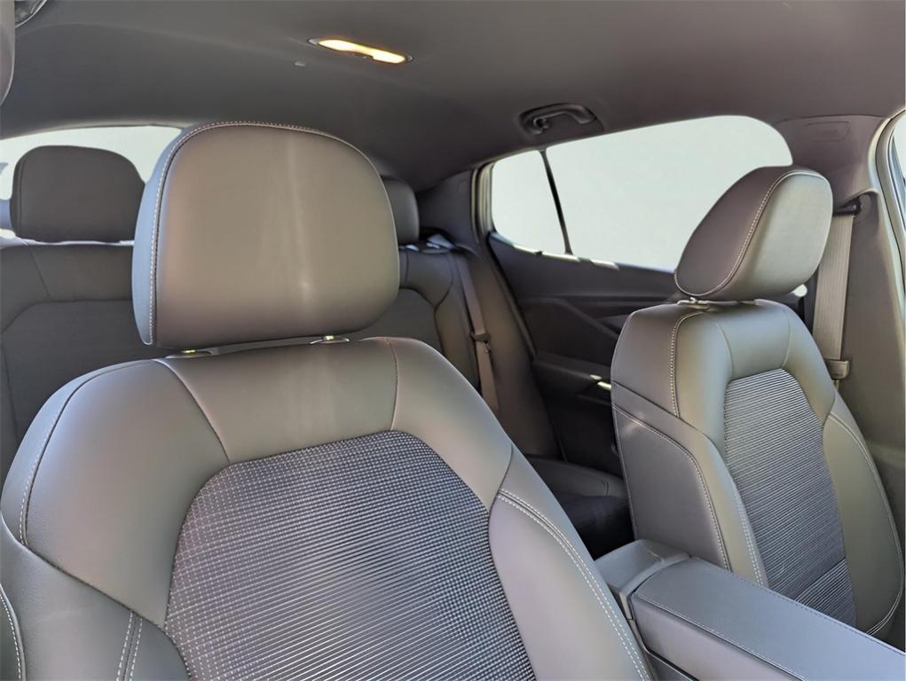 new 2025 Buick Envista car, priced at $24,055