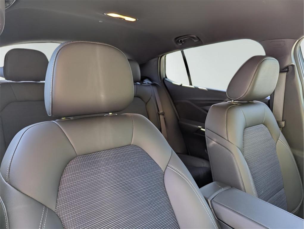 new 2025 Buick Envista car, priced at $27,055