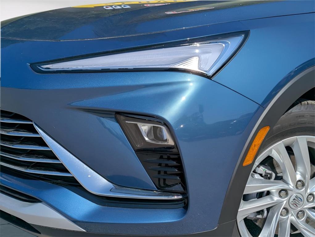 new 2025 Buick Envista car, priced at $27,055