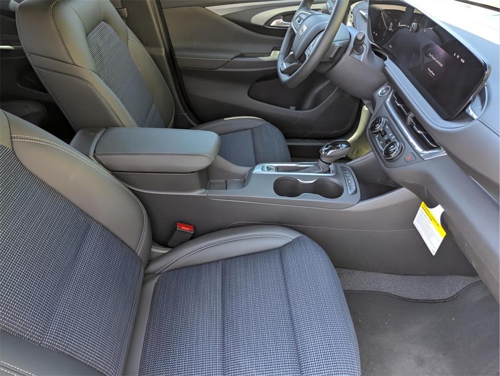 new 2025 Buick Envista car, priced at $27,055
