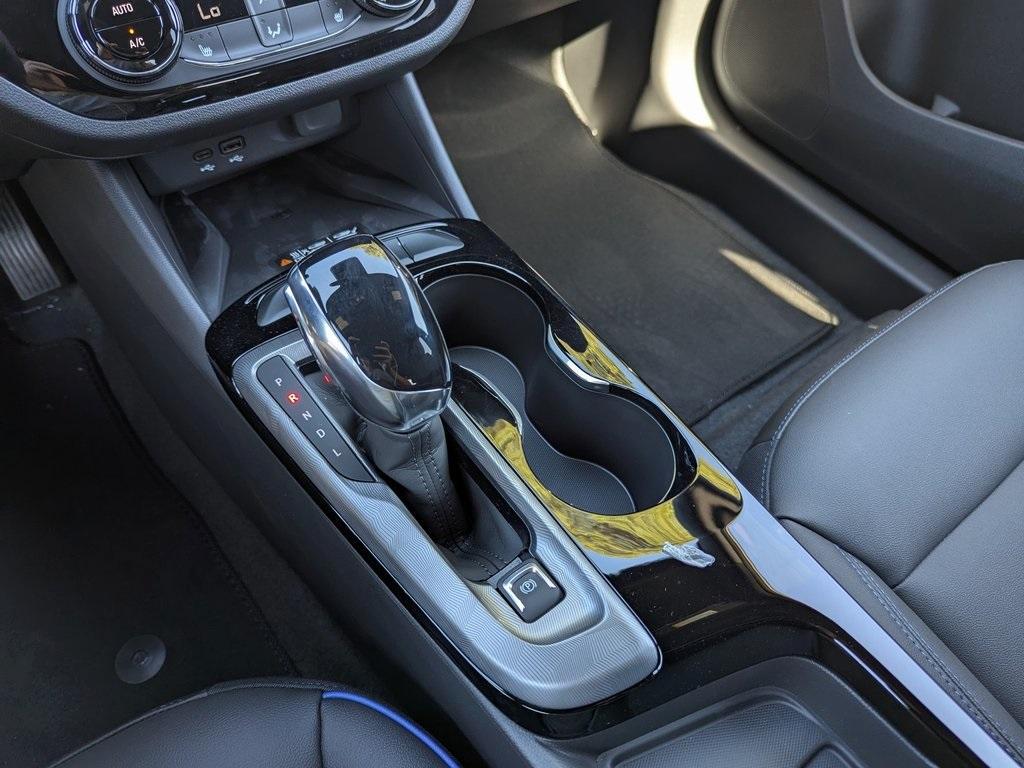 new 2025 Buick Envista car, priced at $26,985