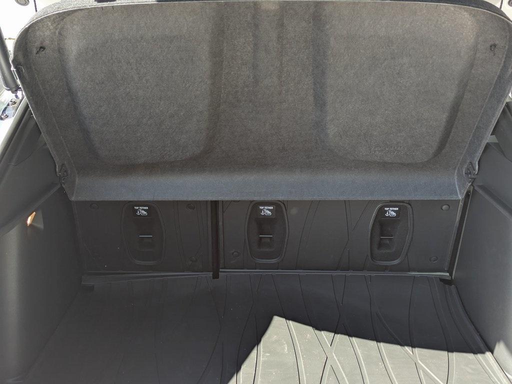 new 2025 Buick Envista car, priced at $26,985