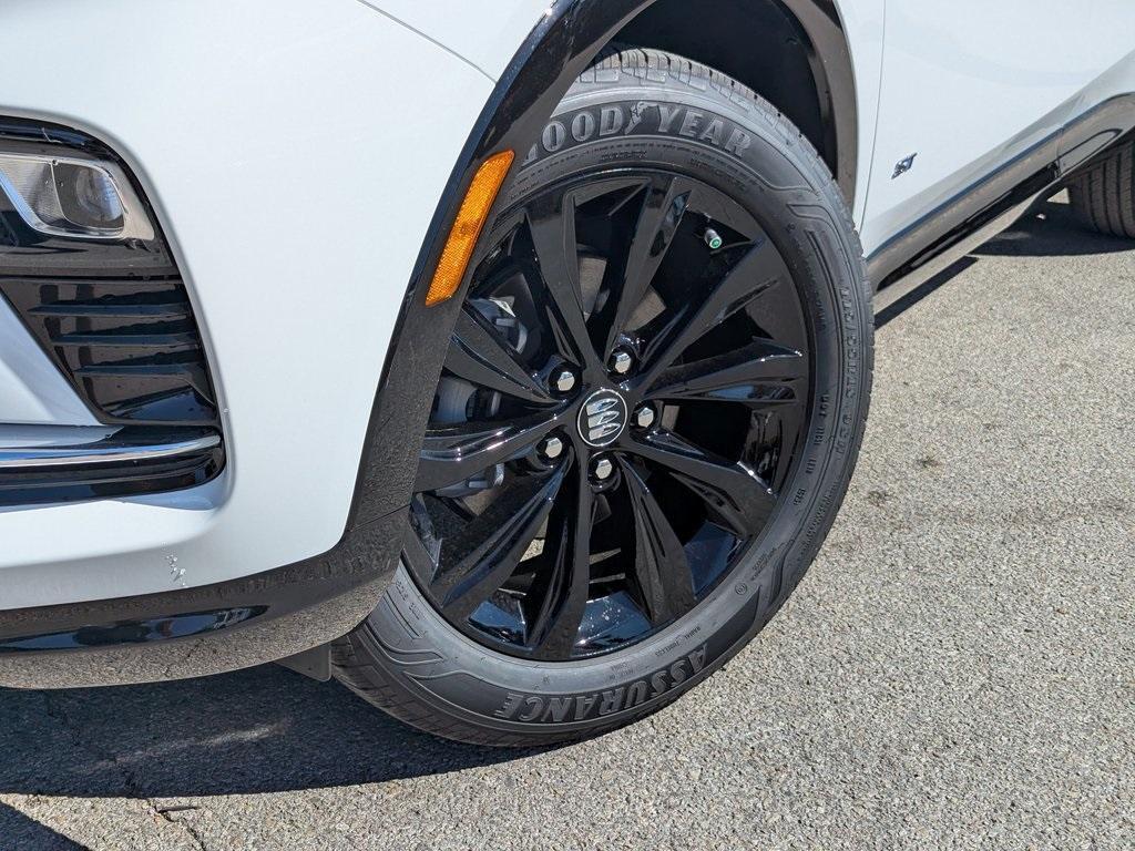 new 2025 Buick Envista car, priced at $26,985