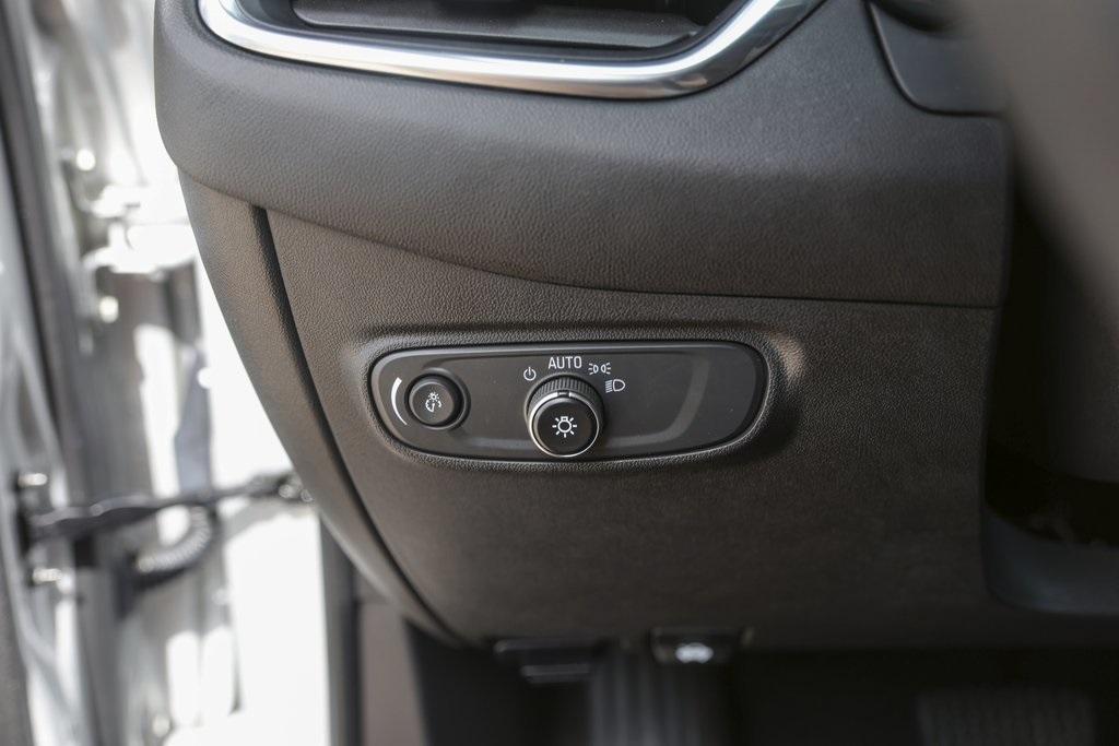 used 2021 Chevrolet Equinox car, priced at $20,900