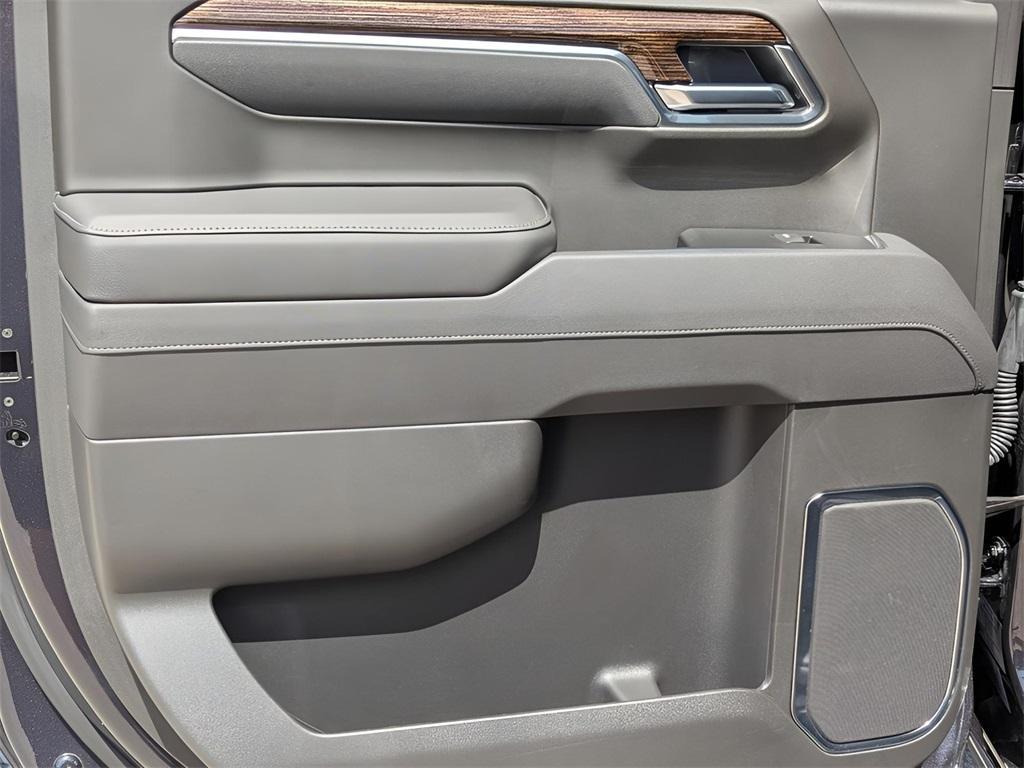 new 2025 GMC Sierra 1500 car, priced at $41,990