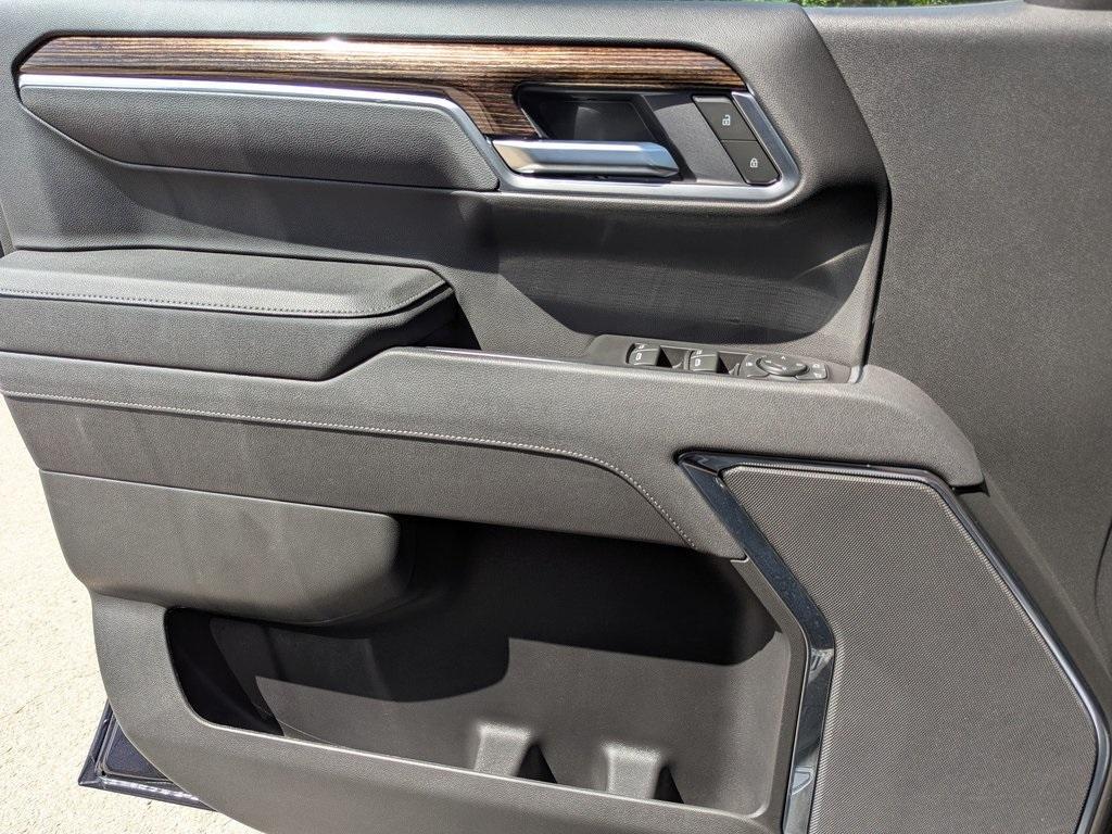 new 2025 GMC Sierra 1500 car, priced at $43,490