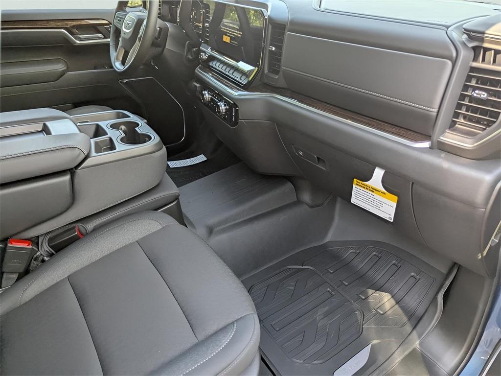 new 2025 GMC Sierra 1500 car, priced at $42,330