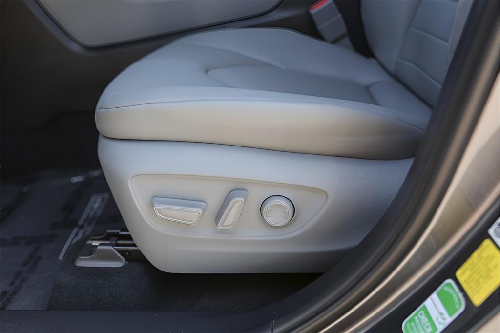 used 2021 Toyota Highlander car, priced at $33,850