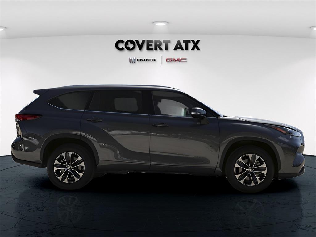 used 2021 Toyota Highlander car, priced at $33,850