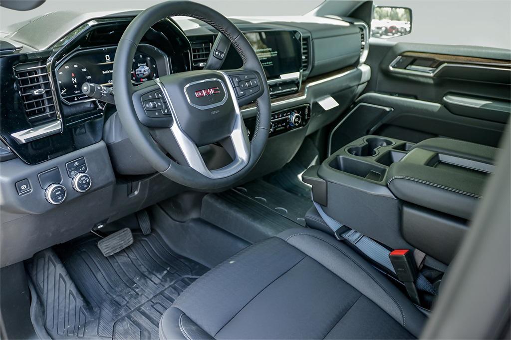 new 2024 GMC Sierra 1500 car, priced at $44,620