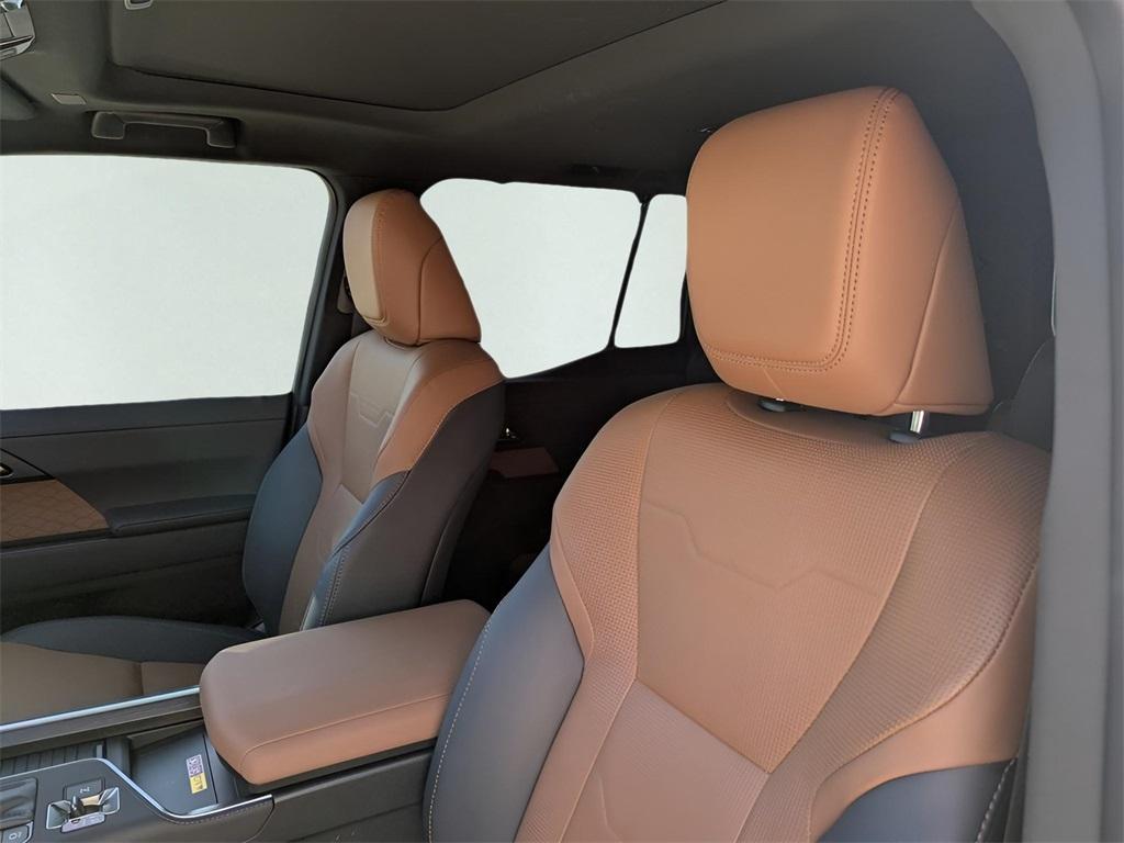 used 2024 Lexus GX 550 car, priced at $87,900