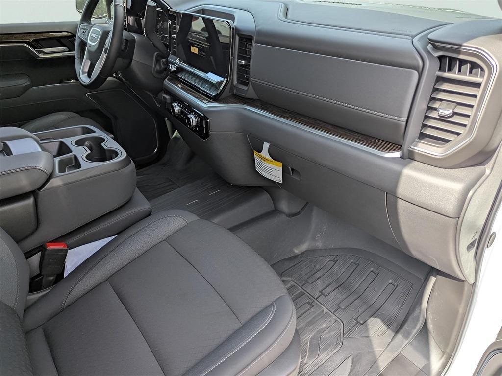 new 2025 GMC Sierra 1500 car, priced at $41,820