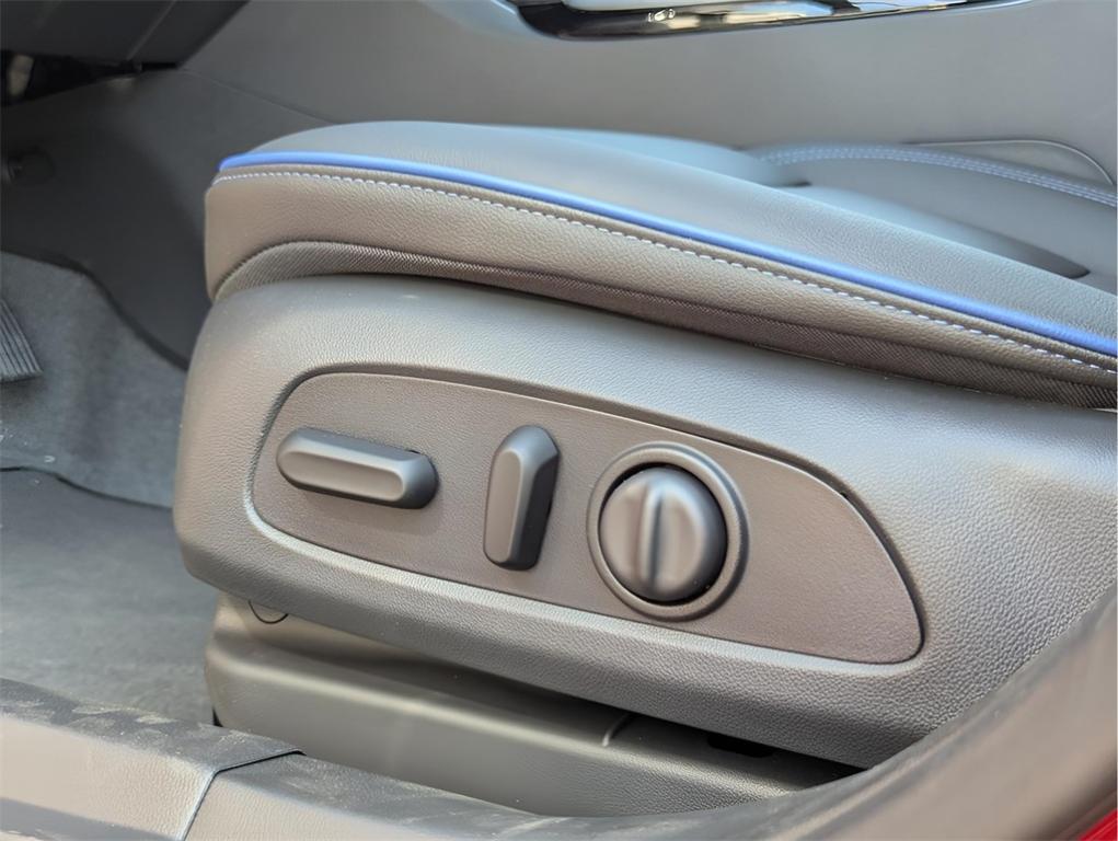 new 2025 Buick Envista car, priced at $28,355