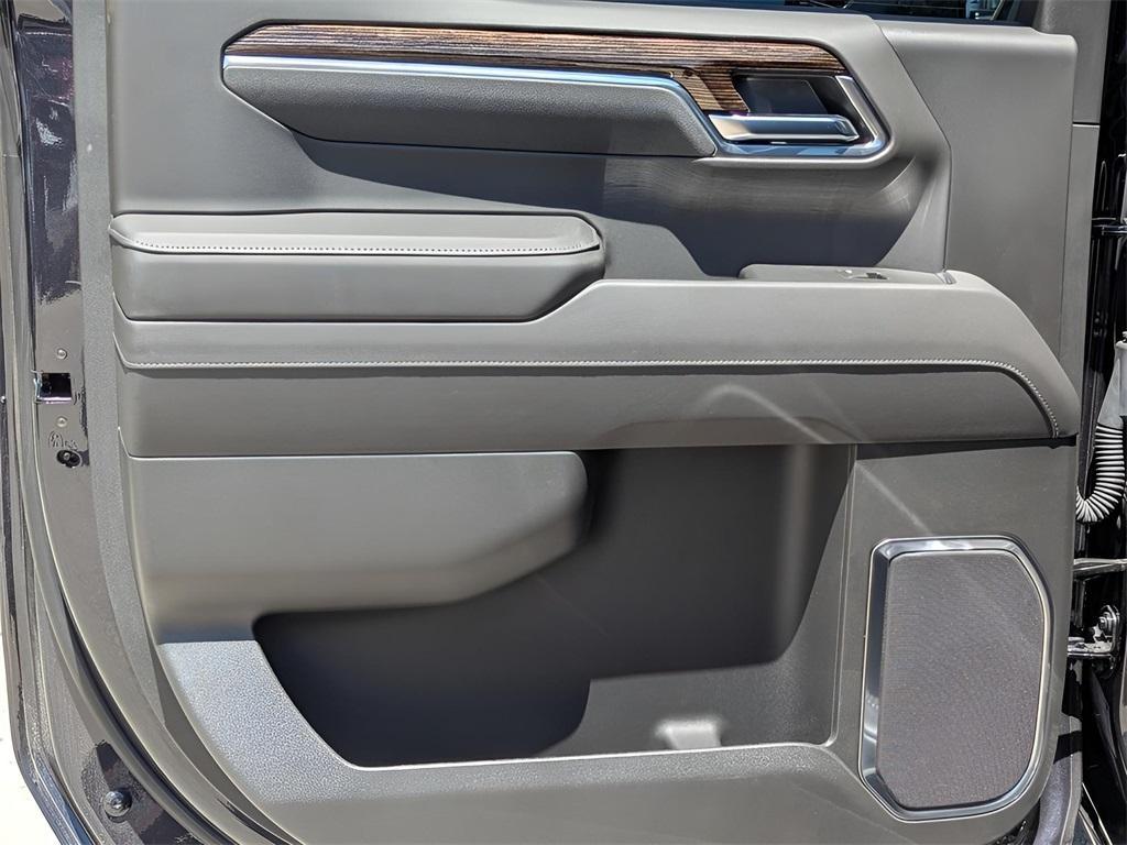 new 2025 GMC Sierra 1500 car, priced at $43,490